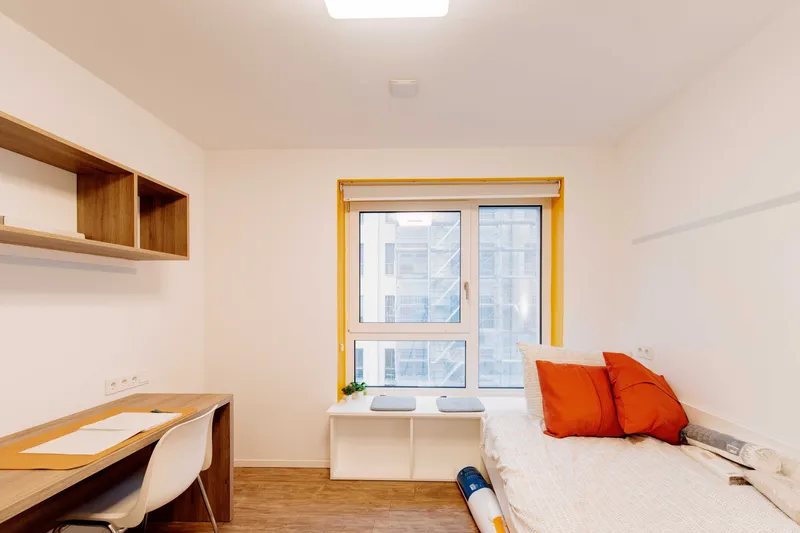 Mietrabatt - NUR FÜR STUDENTEN - Vollständig möbliertes Privatzimmer in einer 5-er WG — photo 1